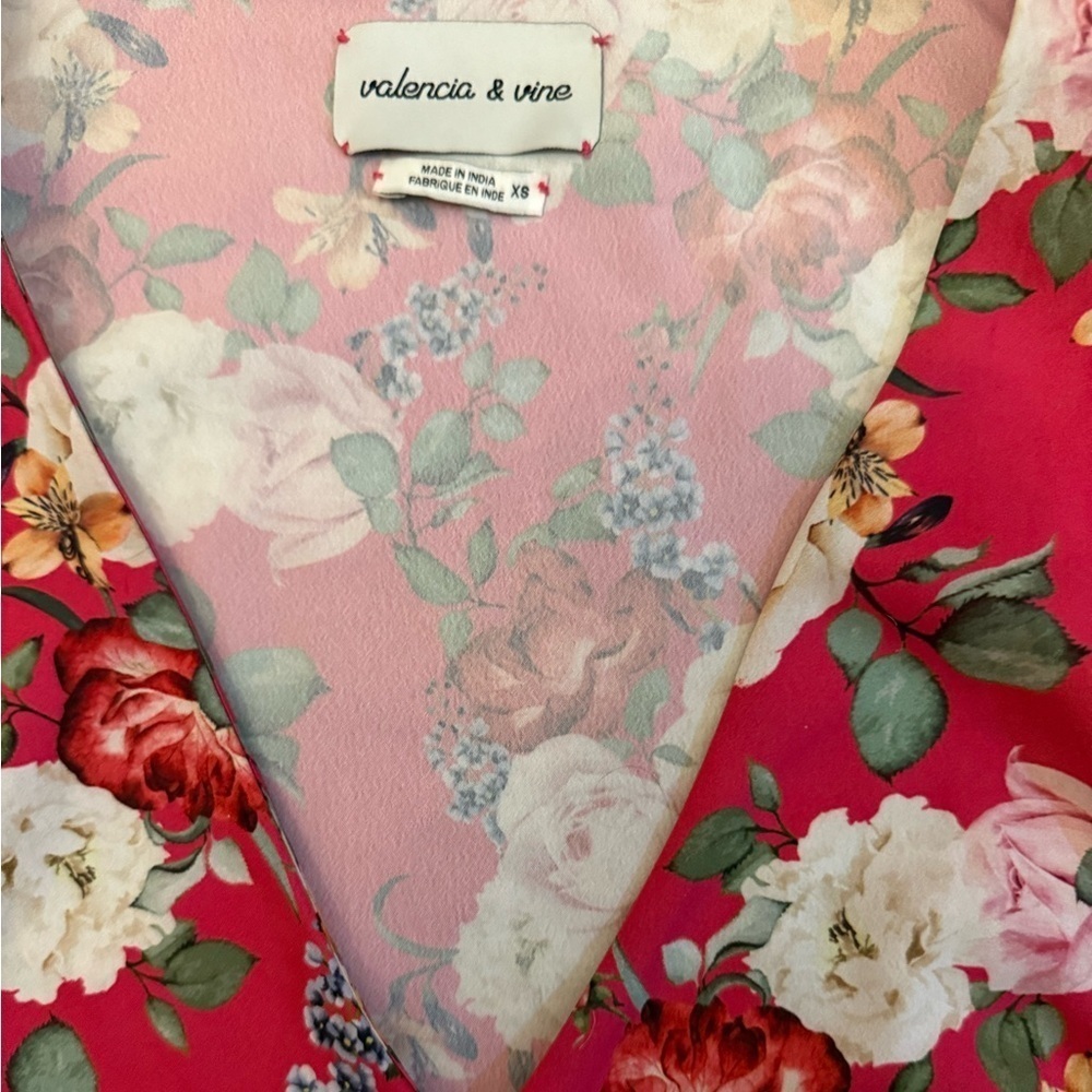 Size XS Valencia and Vine blouse dark pink floral faux wrap top - Picture 3 of 7